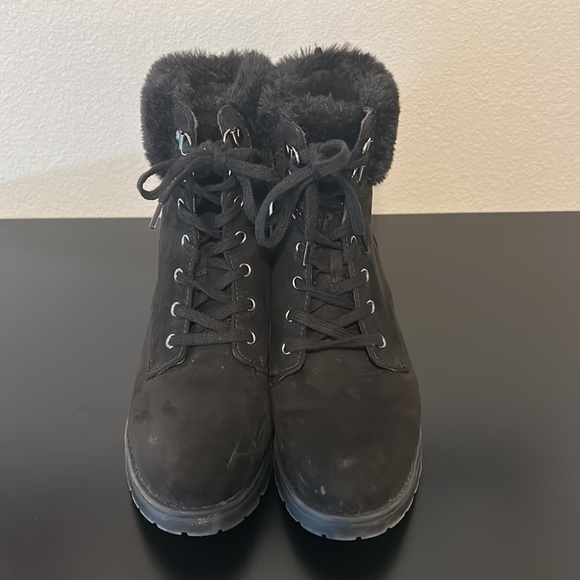 Old Navy Faux Fur Trim Suede Lace-Up Boots - Picture 2 of 6